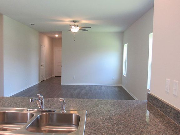 3rd image of 1104 Park Meadows Dr