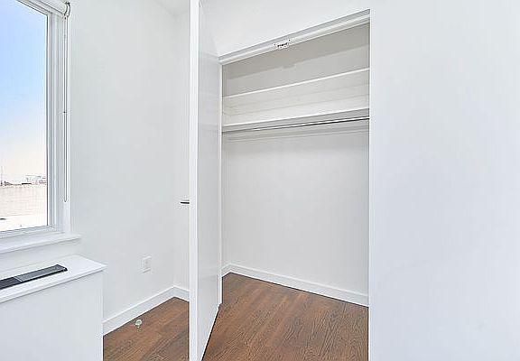 3rd image of 1209 Dekalb Ave APT 319