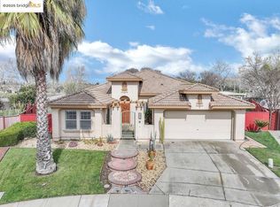 10061 Mosaic Way, Elk Grove, CA 95757