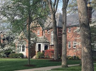 711 Sherwood Dr, Saint Louis, MO