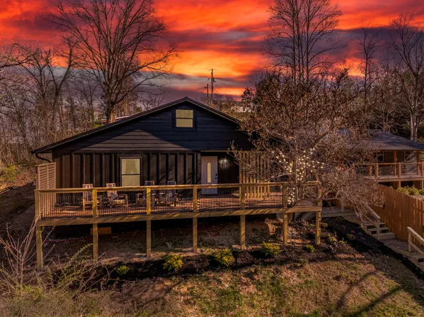 311 Indian Knob Cir, Pigeon Forge, TN 37863