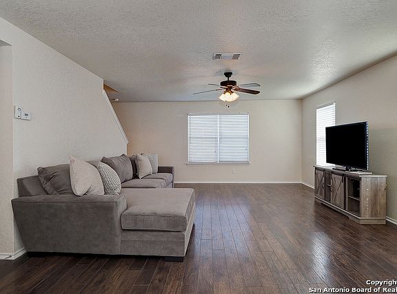 5th image of 7410 Cortland Oak