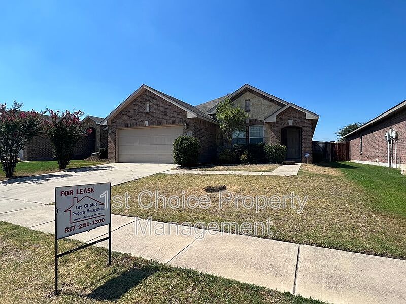 1st image of 2421 Clairborne Dr