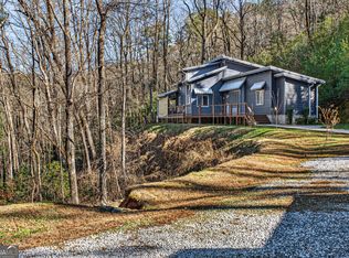 327 Polly Gap Rd, Clayton, GA 30525