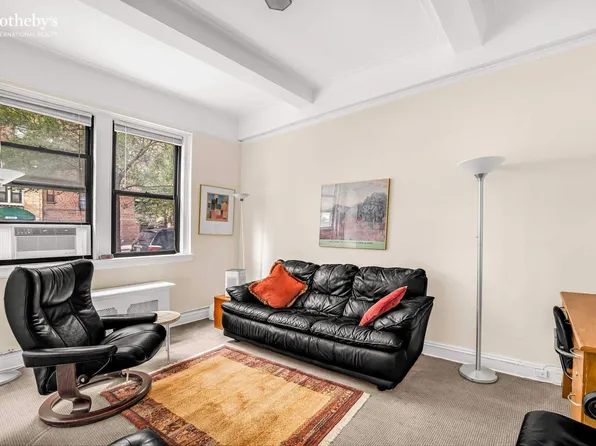 425 East 86th Street image 4 of 9