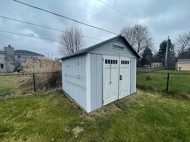 23527 W Anderson St — Photo 25