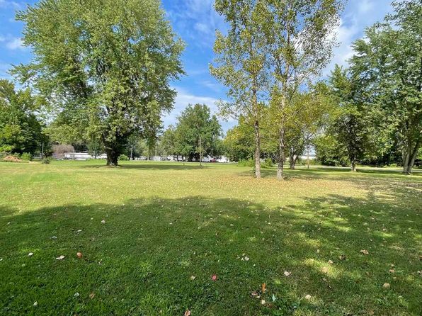 531 N Wilson St, Hurst, IL 62949