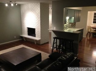 105 Wentworth Pl, Burnsville, MN 55337