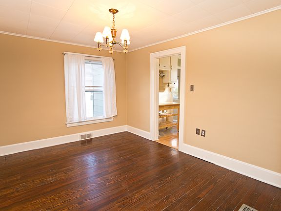 3rd image of 3288 Milton Ave