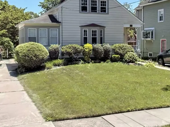 208 E Linden Ave, Collingswood, NJ 08108