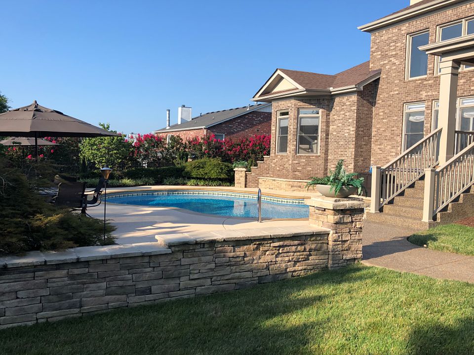 2nd image of 327 Dandelion Dr