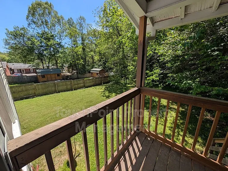 476 Spring St SW — Photo 22