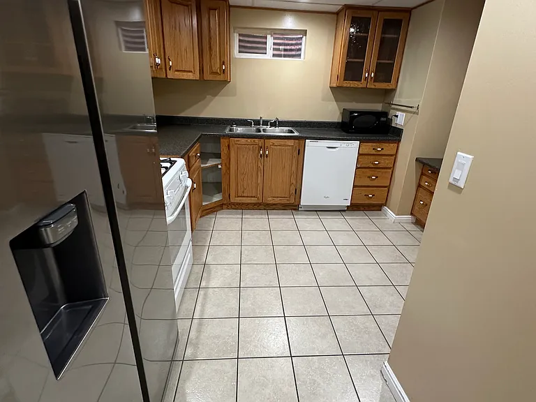 9902 S Sego Lily Dr E — Photo 2