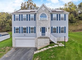 426 White Pine Ln, Baden, PA 15005