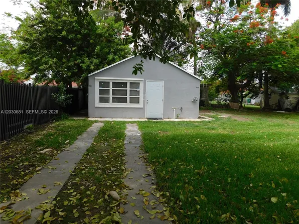 1605 NW 26th St, Miami, FL 33142