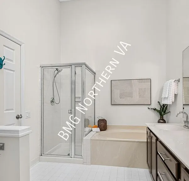 43790 Laburnum Sq — Photo 18