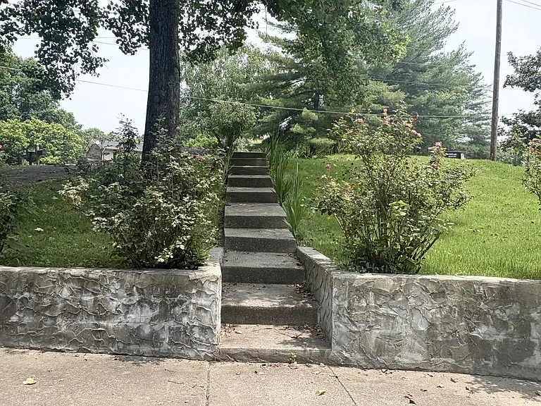 1015 Morriswood Ct — Photo 16