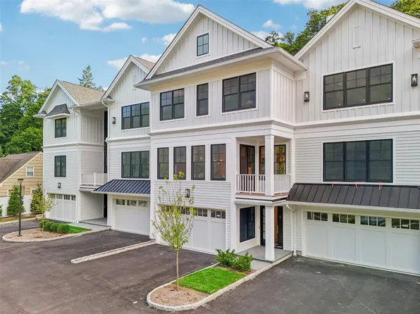 133 Spring Road #7, Huntington, NY 11743