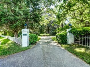 380 Steamboat Rd, Irvington, VA 22480