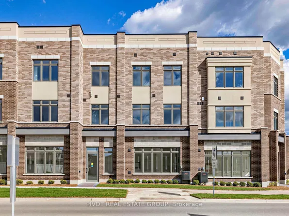 4 Paradise Way, Whitby, ON L1R 0R7