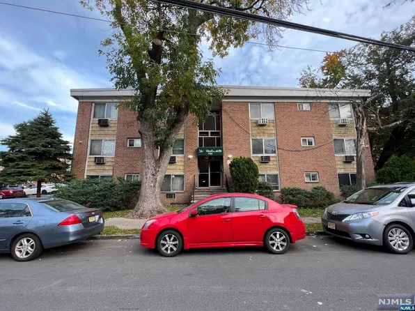 740 Vose Ave APT C4, Orange, NJ 07050
