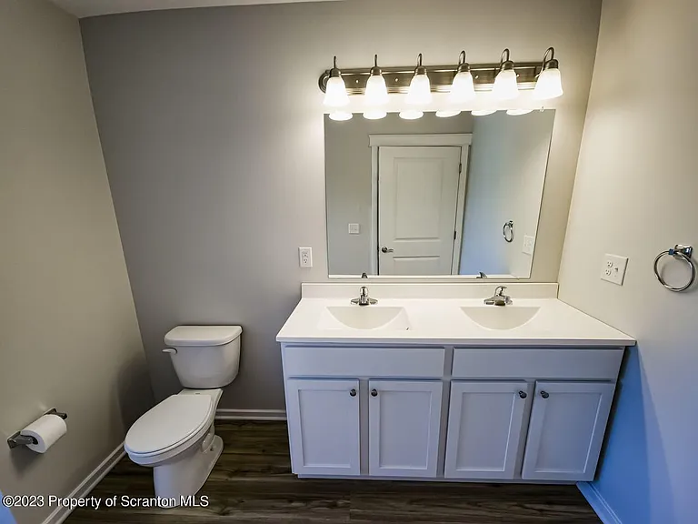 163 Bianca Way — Photo 10