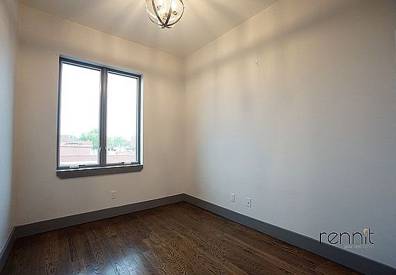 4th image of 168 Stuyvesant Ave #4L