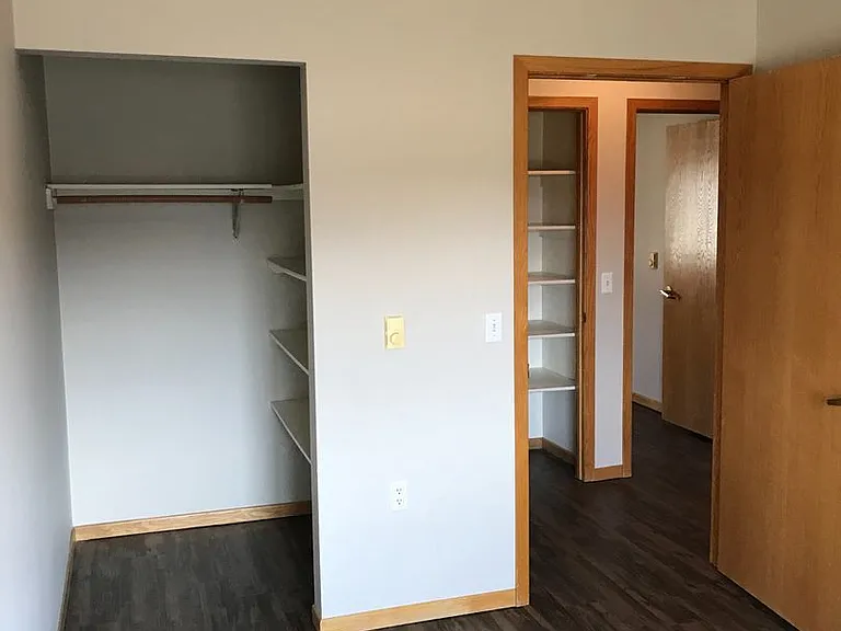 23298 Elm St — Photo 13