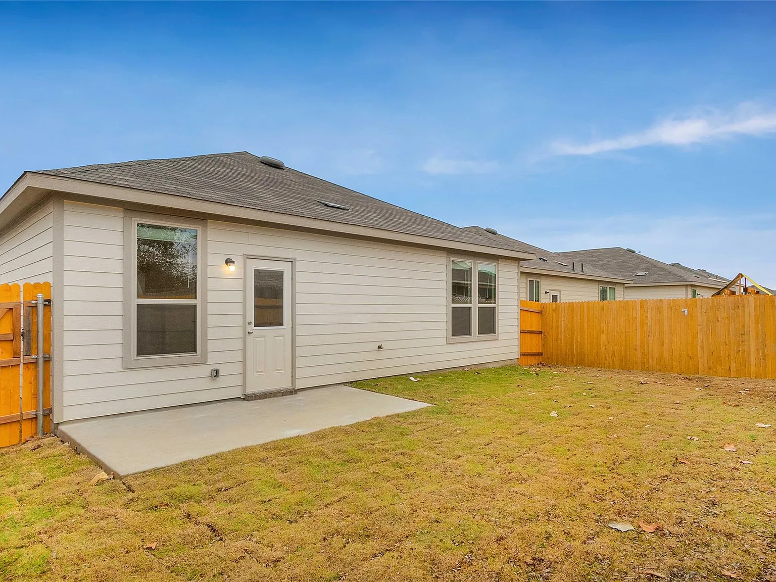 3 bed, 2.0 bath, 1650 sqft, $1,695 — Photo 4