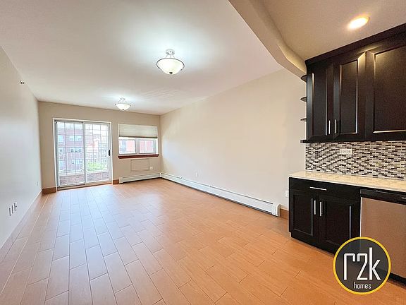 3rd image of 2312 30th Dr APT 5C