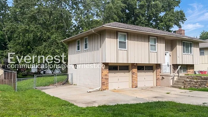 1821 S Speas Dr — Photo 19