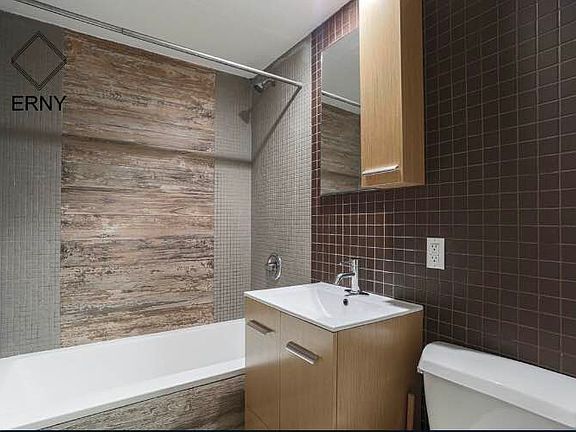 5th image of 325 Franklin Ave #3D
