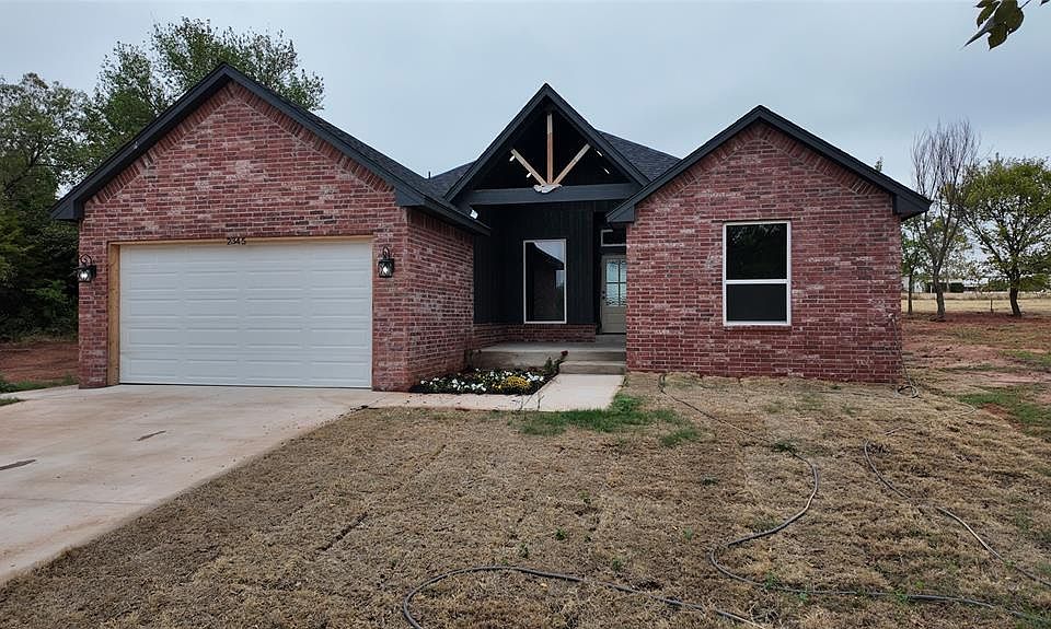 2nd image of 2345 Dixie Dr