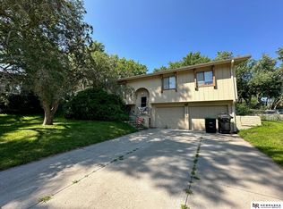 13935 W Cir, Omaha, NE 68137