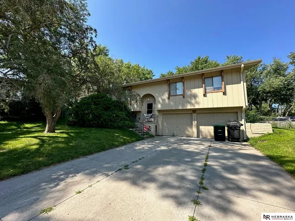 13935 W Cir, Omaha, NE 68137