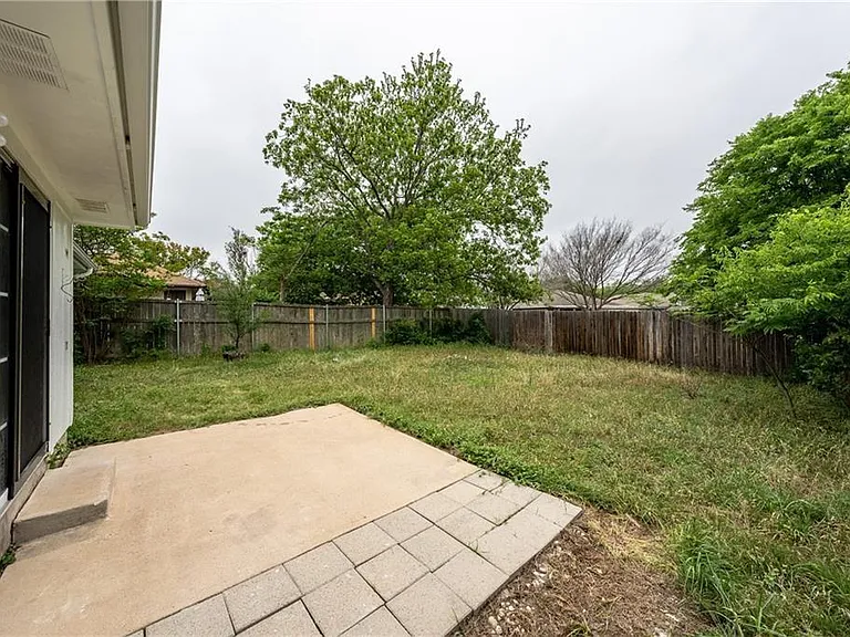 1607 Greening Way — Photo 22