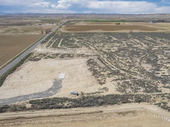 825 Lane 5, Powell, WY 82435