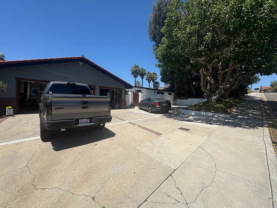 427 Carlo St
