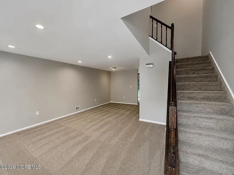 26 Duncan Way — Photo 2