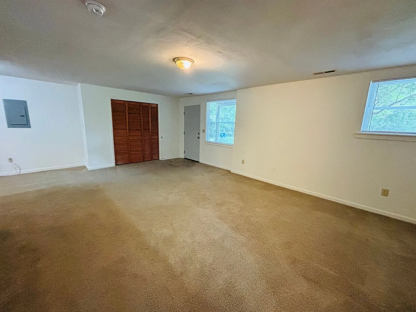 2 Bedroom 1 bath Duplex — Photo 3