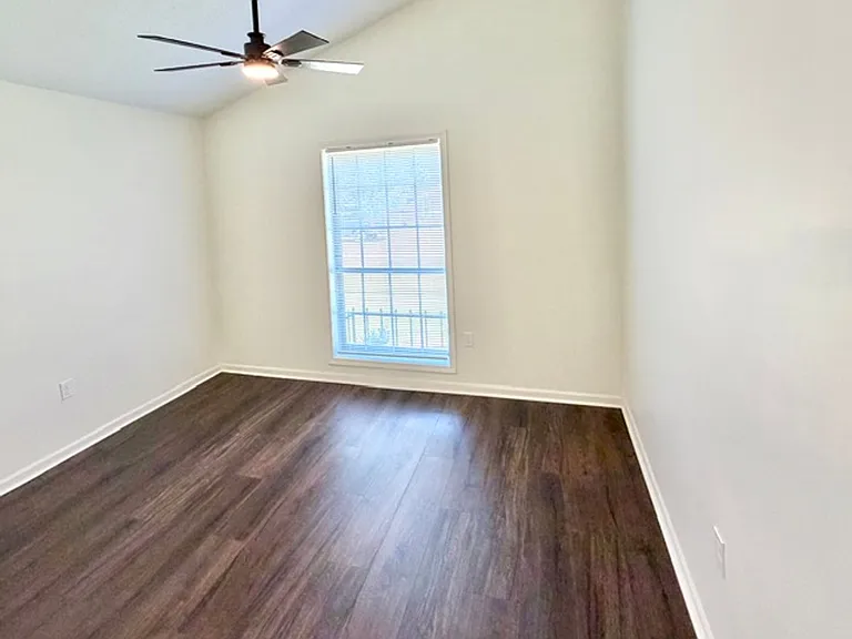 5673 Longacre Ave — Photo 7