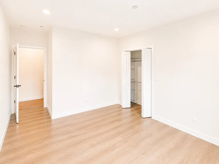 238 W 26th St #2 — Photo 9