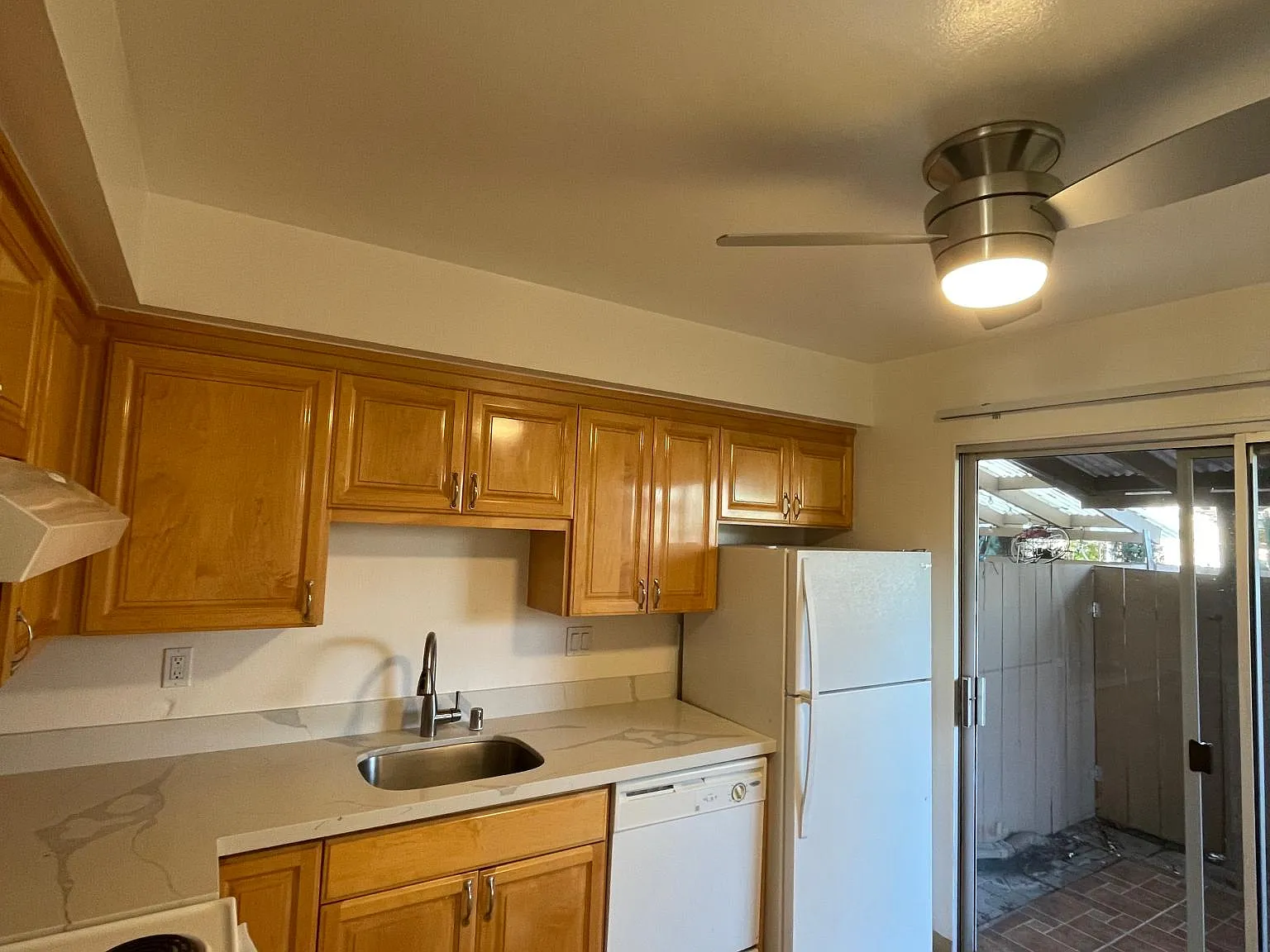 2 bed, 1.5 bath, 880 sqft, $3,295 — Photo 4