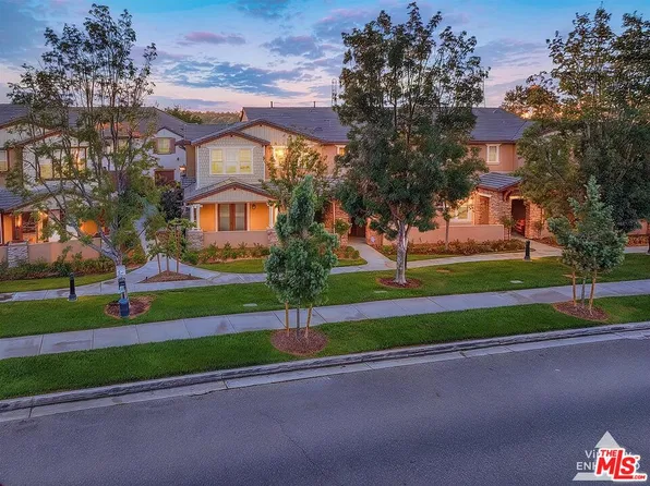 28529 Pietro Dr, Valencia, CA 91354