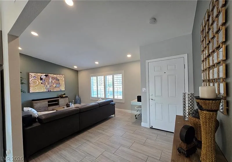 3 bed, 2.0 bath, 1224 sqft, $2,820 — Photo 4