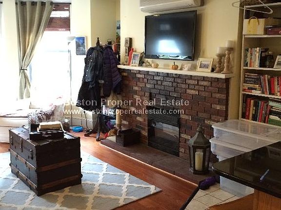 2nd image of 497 Beacon St APT 3