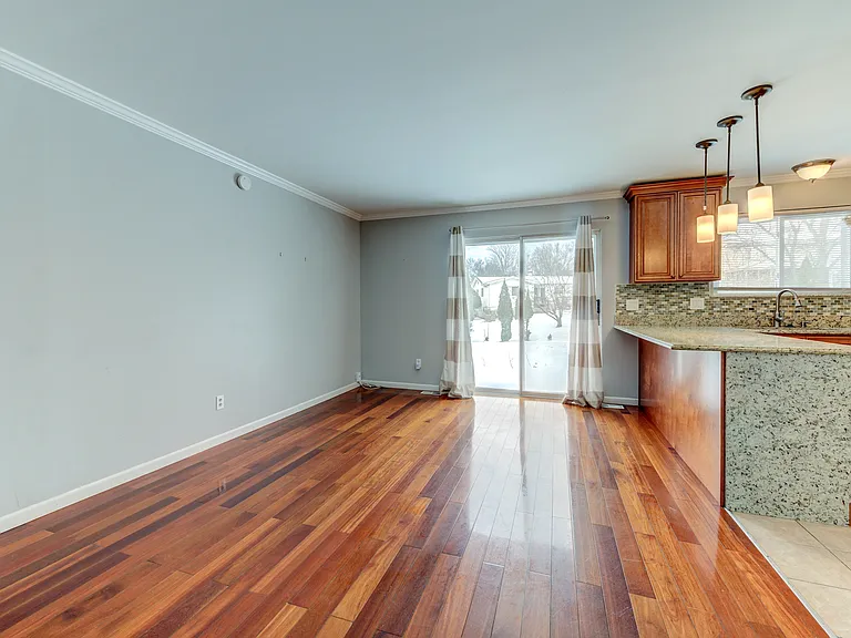 15481 Duxbury Way — Photo 16
