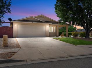 900 Somerset Meadows Dr NE, Rio Rancho, NM 87144