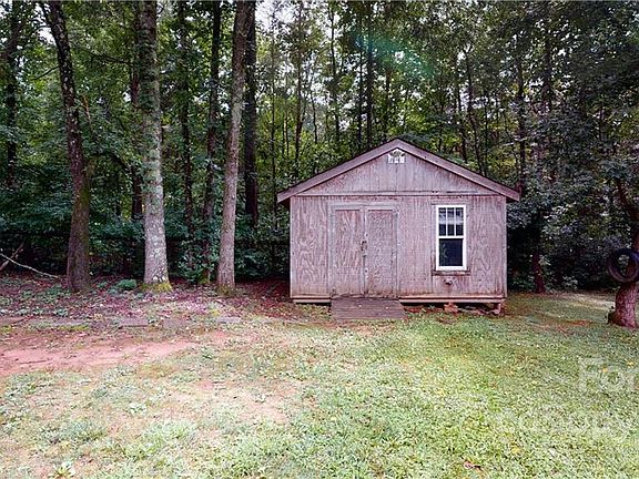 3rd image of 120 Megan Ct