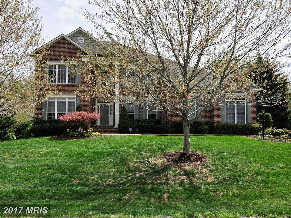 1st image of 32 Kirby Ln